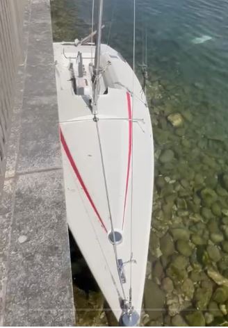 Avviso di rinvenimento di barca a vela spiaggiata a Desenzano d/G - Fraz. Rivoltella