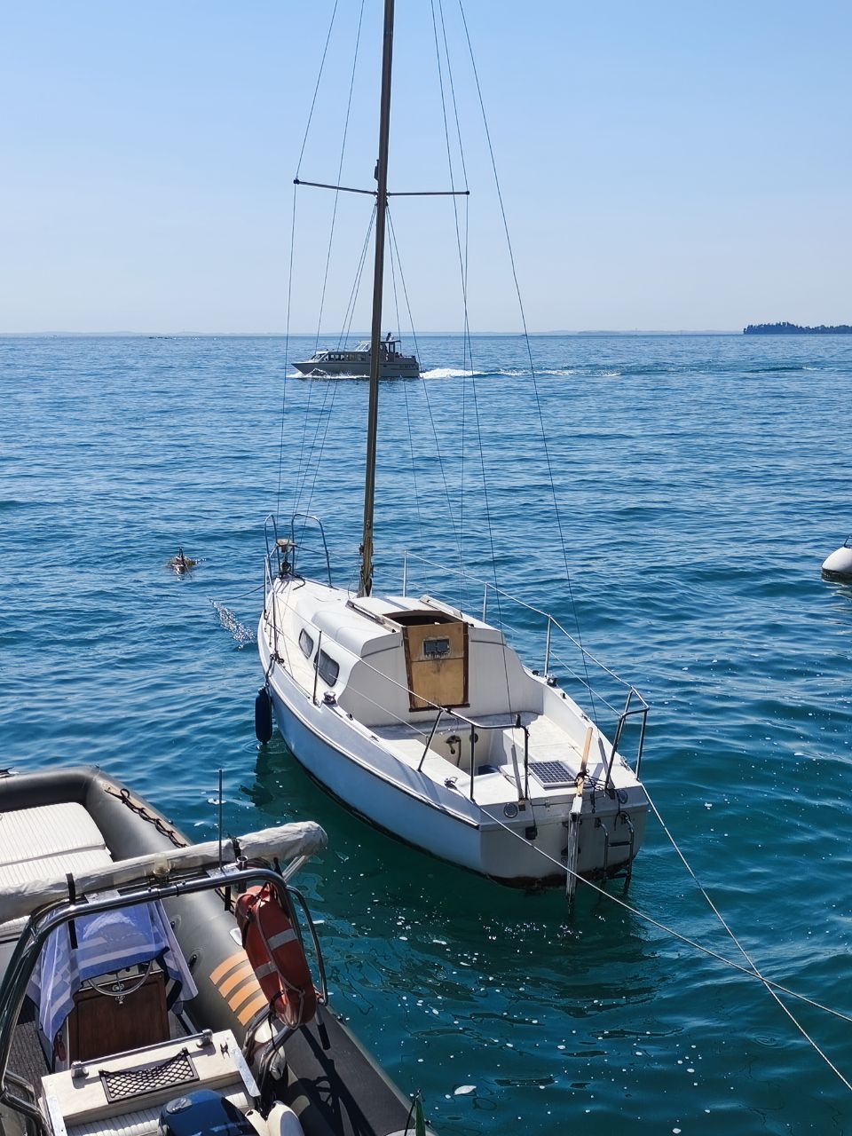 Avviso pubblico di rimozione unit� di navigazione presso Golfo di Maderno natante n. 2