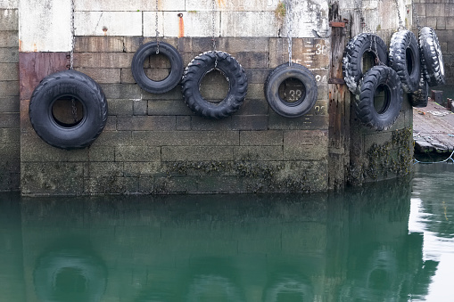 RIMOZIONE PNEUMATICI DAL MOLO DEI PORTI NEL COMUNE DI SAN FELICE DEL BENACO